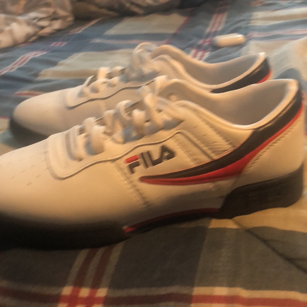 Filas - Picture 3 of 3